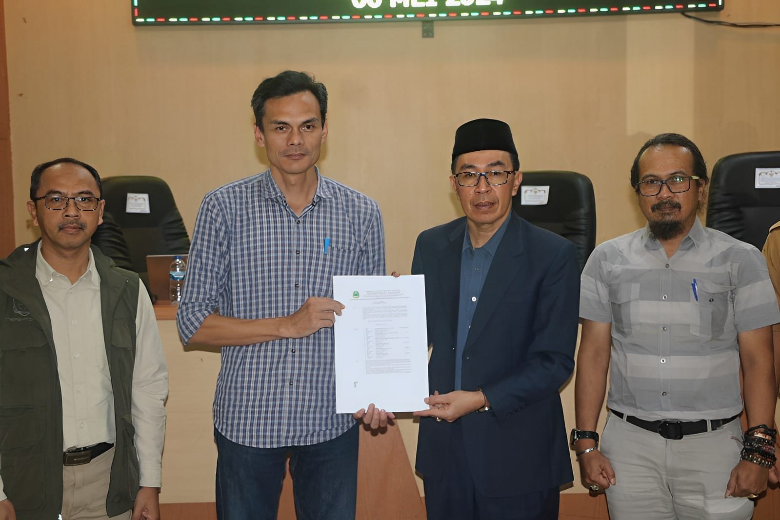 SEKDA TERIMA KUNJUNGAN TIM EVALUASI PENYELENGGARAAN PEMERINTAH DAERAH 1 441292837 823764919785348 2806199197389076622 n