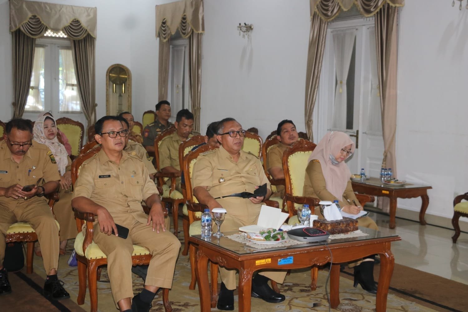 RAKOR PENGENDALIAN INFLASI, BUPATI PAPARKAN UPAYA MENJAGA DAYABELI MASYARAKAT 1 442466019 828328202662353 5115815999332990298 n