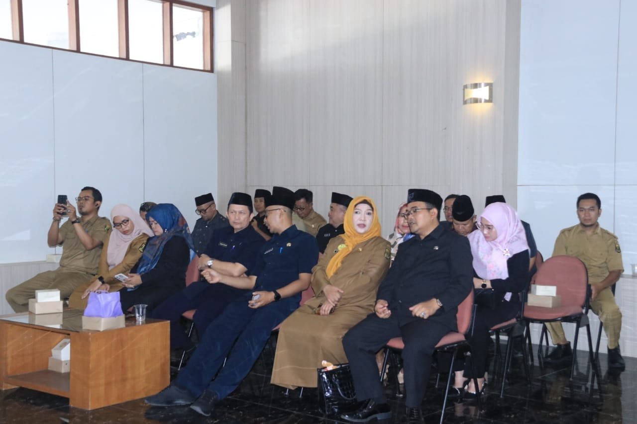 PARIPURNA, PENYAMPAIAN NOTA PENGANTAR BUPATI TENTANG RAPERDA RPJMD KAB SUKABUMI 2025-2045 1 445228690 837520571743116 4645425087281961859 n