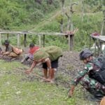 Sambut Hari Jadi Gereja Ke-60, Satgas Yonif 310/KK Bersama Warga Gelar Karya Bakti WhatsApp Image 2024 05 14 at 10.00.14