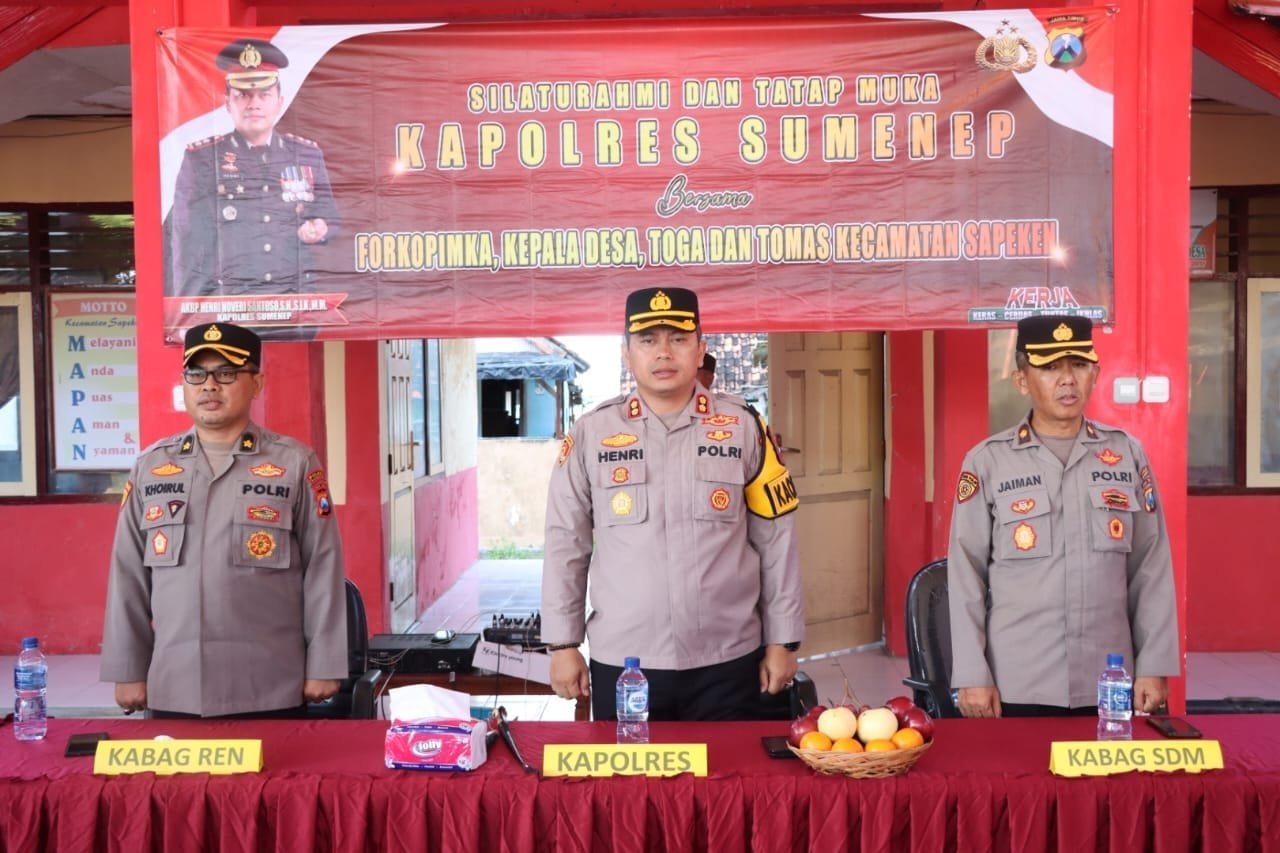 Kamtibmas, Kades dan Masyarakat Curhat Serta Antusias Terima Kunjungan Kapolres Sumenep di Pulau Sapeken 1 WhatsApp Image 2024 05 14 at 19.43.36