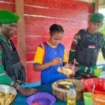 nasi goreng ala satgas yonif 310 kk kedepankan edukasi bagi pelajar di perbatasan