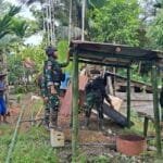 Satgas Yonif 310/KK Buatkan Kamar Mandi Sederhana Untuk Keluarga Lukas Kelaimi WhatsApp Image 2024 06 08 at 07.47.41