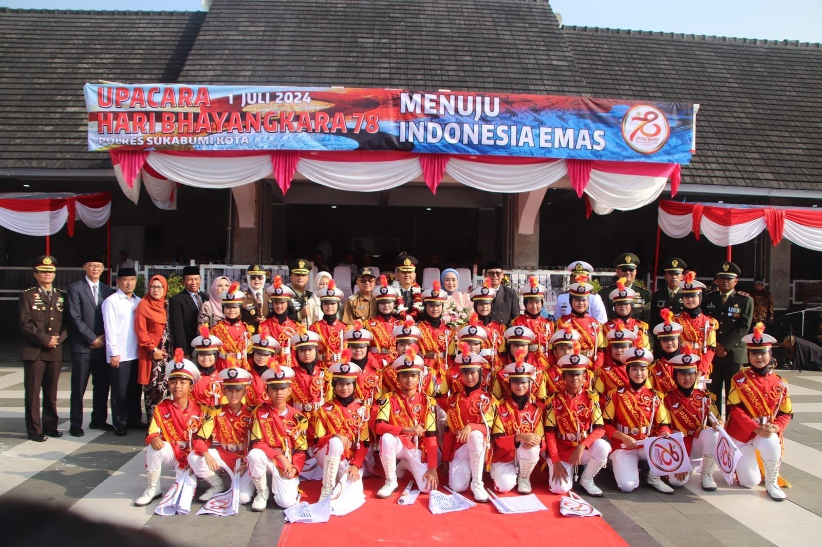 WABUP IYOS HADIRI UPACARA HUT KE 78 BHAYANGKARA DI LAPANG MERDEKA KOTA SUKABUMI 1 449598312 859458892882617 5937474927404065132 n