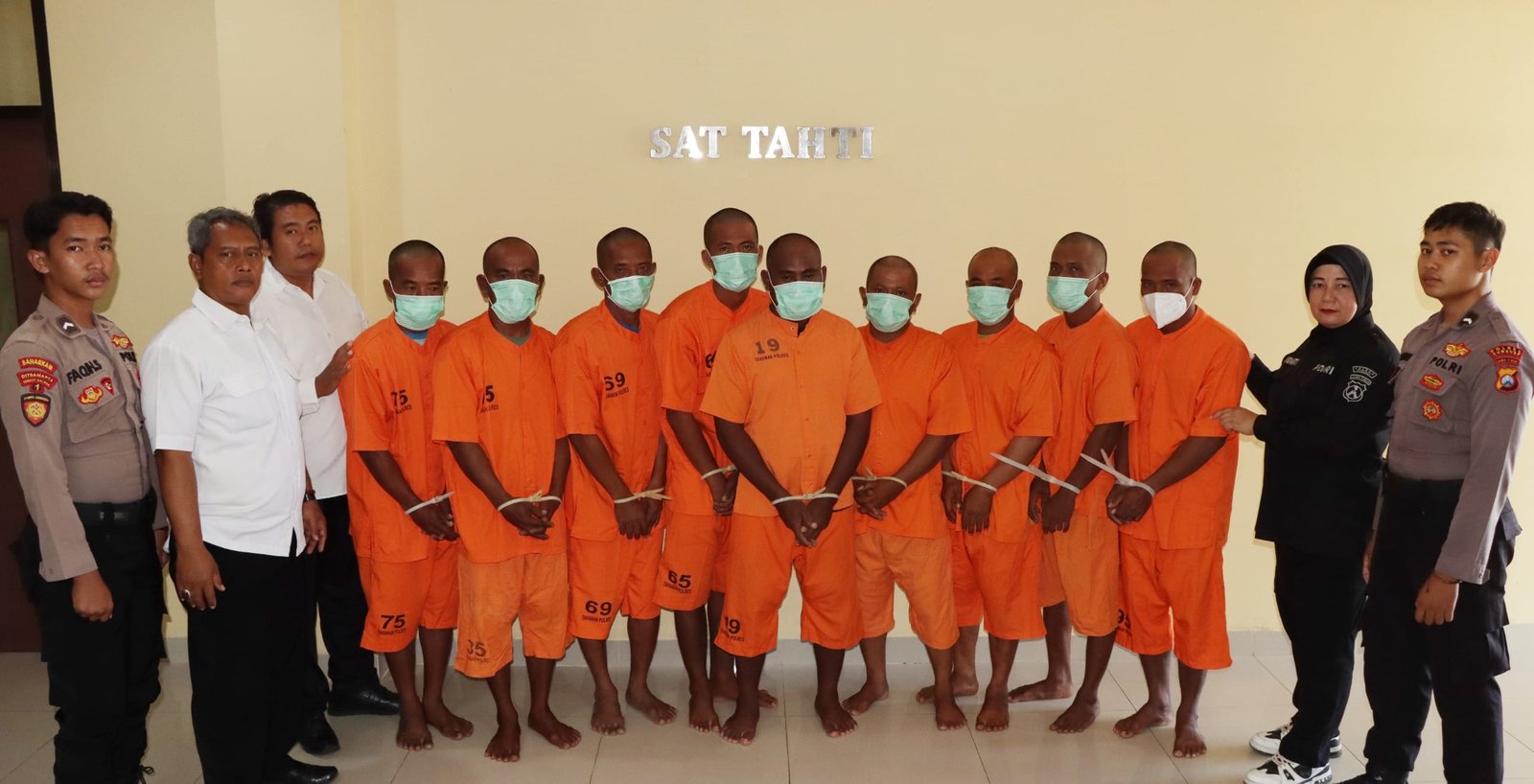 Polres Sumenep Tangkap 9 Nelayan Gunakan Bahan Peledak di Perairan Karang Sembilan Pulau Kangean 1 WhatsApp Image 2024 07 29 at 17.24.10 fbea06fb