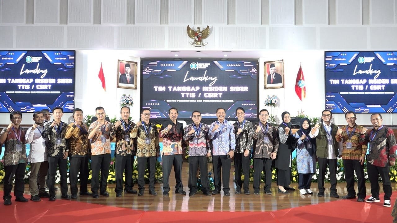 KEPALA DISKOMINFOSAN KAB. SUKABUMI YAKIN CSIRT MAMPU MENGHADAPI ANCAMAN KEJAHATAN SIBER 1 456483748 892857749542731 5658013250453937606 n