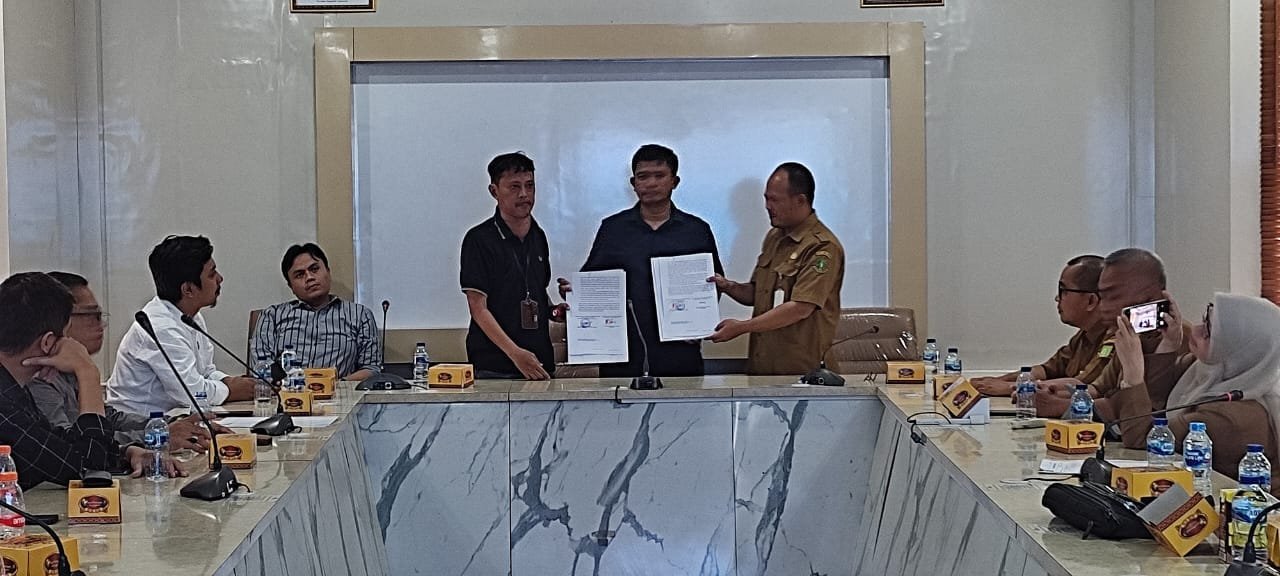 KPU dan RSUD R. Syamsudin, SH. Tanda Tangani Kesepakatan Bersama Pemeriksaan Kesehatan Bacalon Walikota dan Wakil Walikota Sukabumi 2024 1 WhatsApp Image 2024 08 28 at 10.20.56