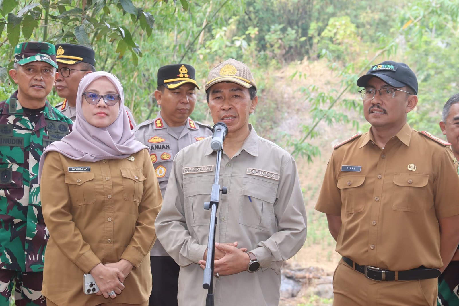 SEKDA DAMPINGI KSAD RESMIKAN DAM PARIT DI CiEMAS, PENGEMBANGAN KETAHANAN PANGAN DI SELATAN SUKABUMI 1 461034461 914358150726024 6073846787764602208 n