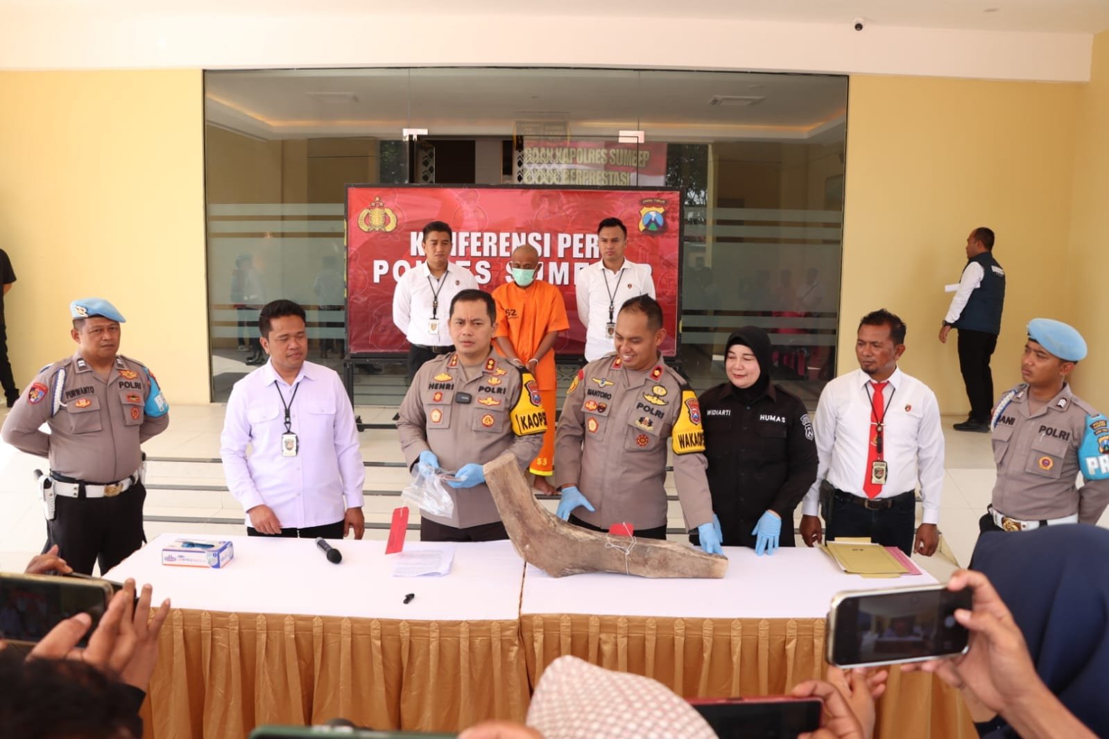 Polisi Ungkap Motif Suami Bunuh Istri Di Kec. Batuputih Kab. Sumenep 1 WhatsApp Image 2024 09 23 at 10.34.12