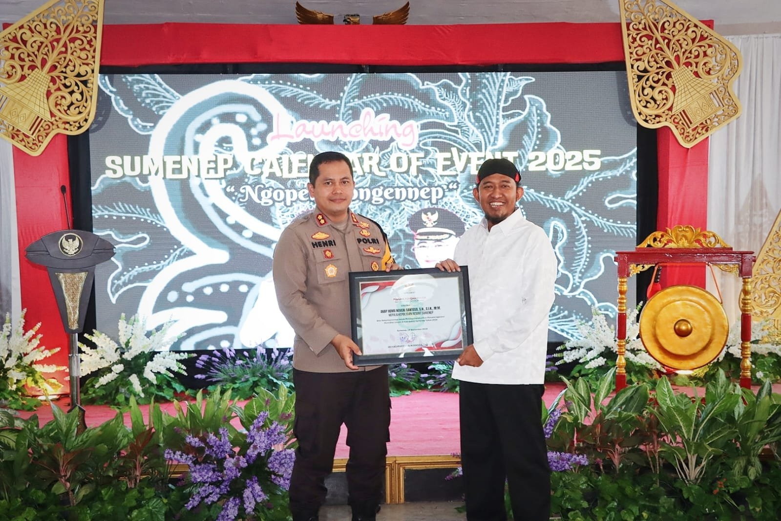 Kapolres Sumenep Menerima Penghargaan Dari Bupati Sumenep 1 WhatsApp Image 2024 09 24 at 19.29.59