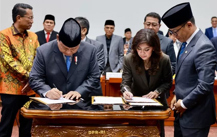 Rapat Terakhir Bersama Komisi I DPR RI, Prabowo Pamit dan Mohon Maaf 1 WhatsApp Image 2024 09 30 at 05.48.35