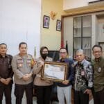 Satlantas Polres Sumenep Raih Penghargaan Badan Publik Informatif dari Komisi Informasi Sumenep WhatsApp Image 2024 09 30 at 18.49.15