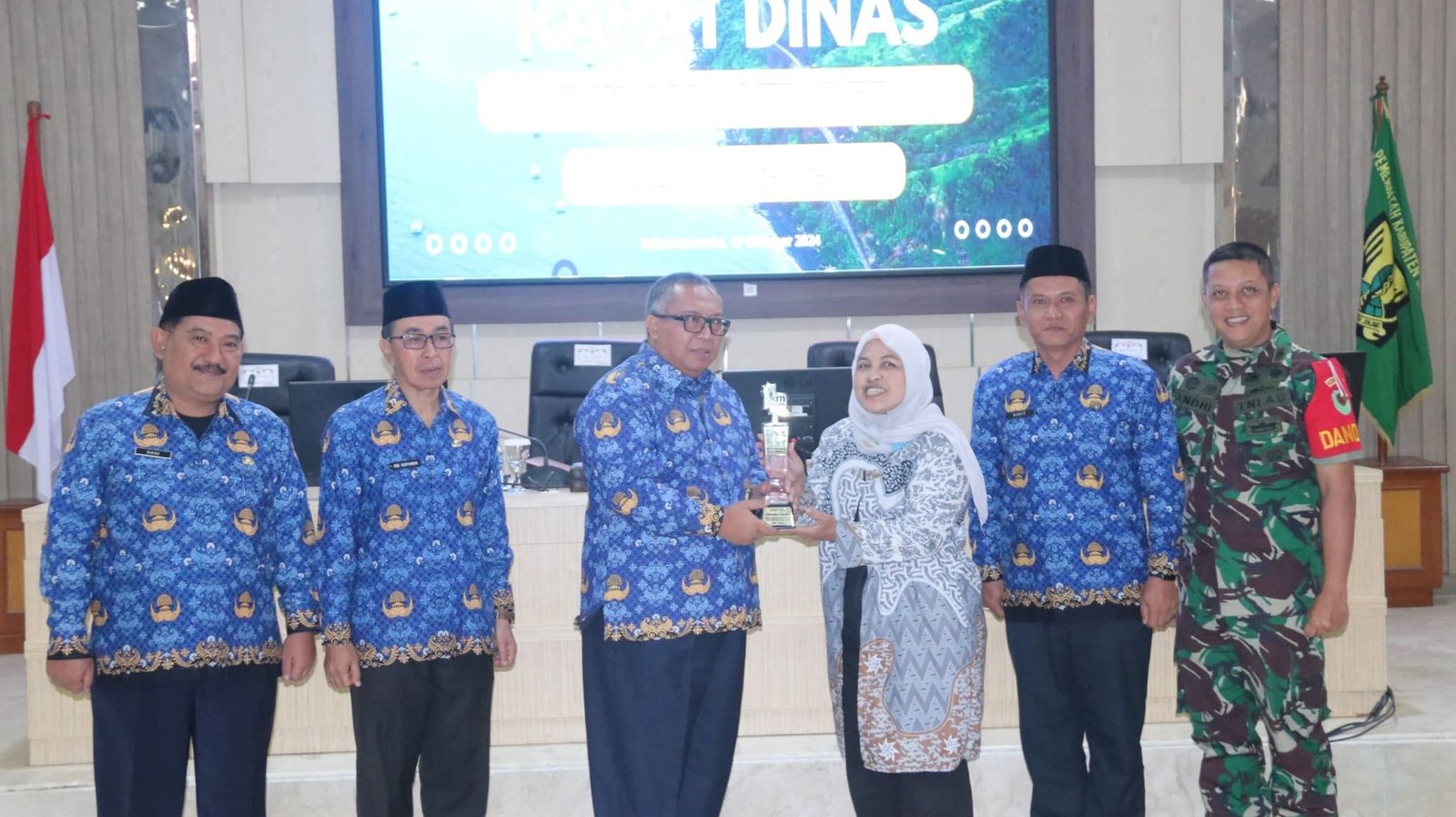 RAPAT DINAS OKTOBER, BUPATI SUKABUMI TERIMA PENGHARGAAN DARI PUSAT DAN PROVINSI 1 463635014 932808348881004 7600457605290895061 n