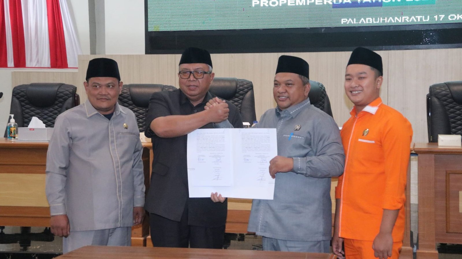 BUPATI SUKABUMI SAMPAIKAN JAWABAN TERHADAP PANDANGAN UMUM. FRAKSI DPRD ATAS RAPERDA APBD 2025 1 463636072 932858168876022 4764315457904622216 n