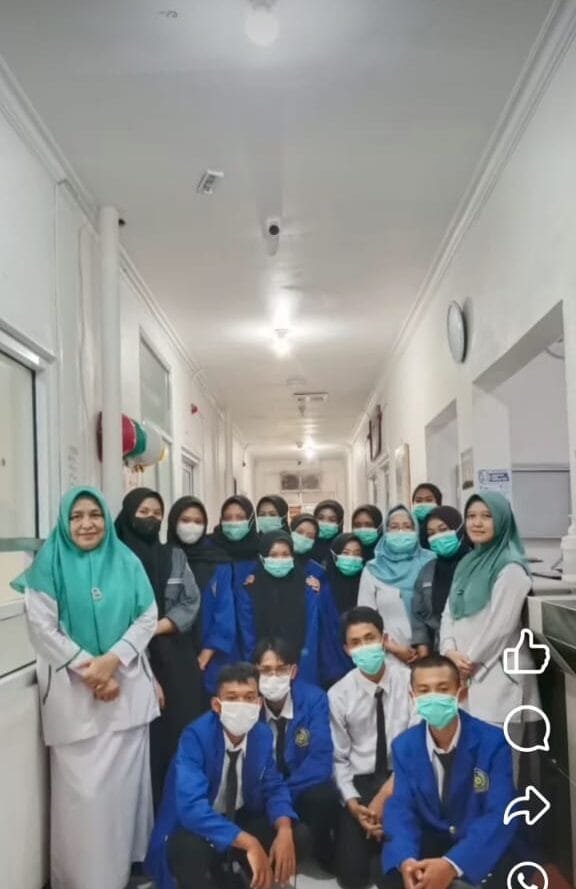 Mahasiswa/i Faskes UMMI Sapa Pasien UOBK RSUD, R. Syamsudin. SH, Kota Sukabumi 1 WhatsApp Image 2024 10 05 at 14.29.57 e1728113732109