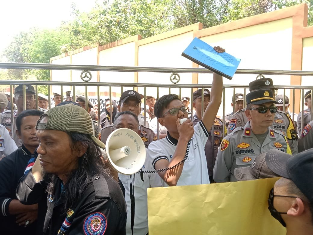 Unras DMI Memanas: Dinkes Kab Sukabumi Takut Tunjukkan Pembelian Alkes RSUD PL. Ratu 1 WhatsApp Image 2024 10 31 at 15.53.13