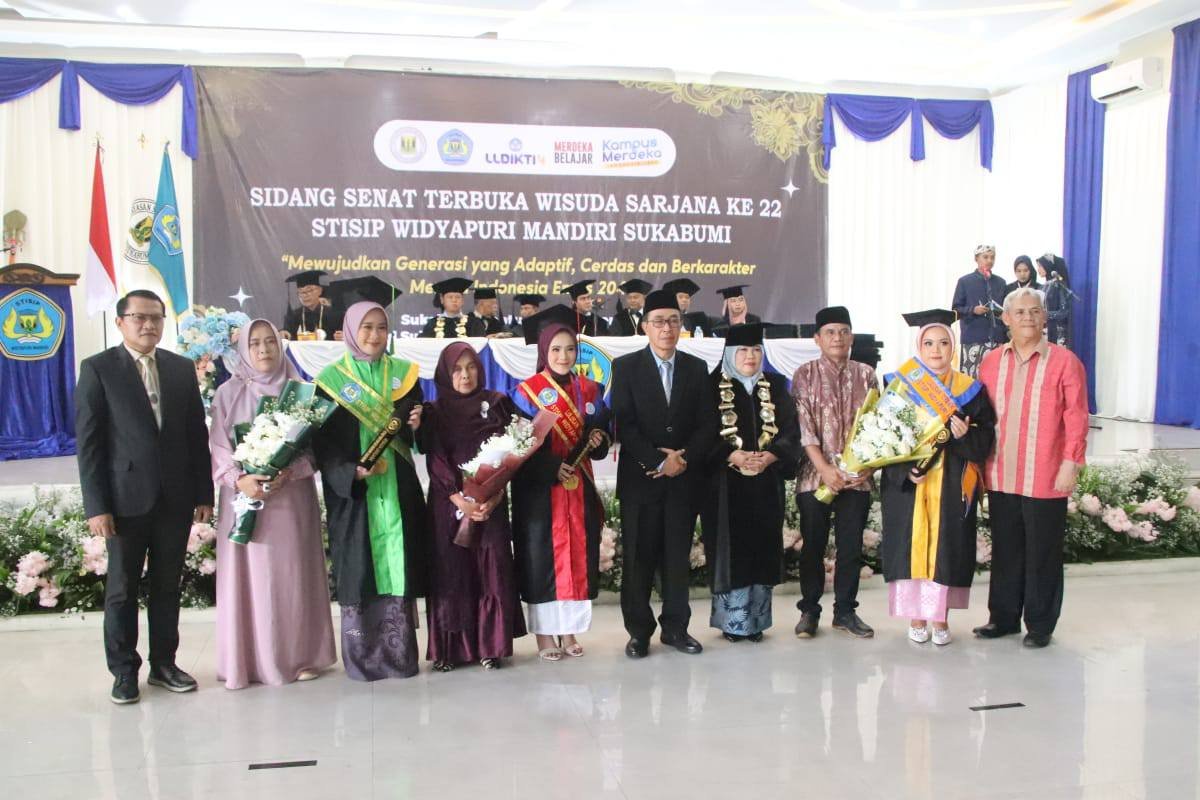 Sekda H. Ade Suryaman Ajak Wisudawan STISIP Widyapuri Mandiri untuk Terus Kembangkan Diri dan Beradaptasi dengan Era Digital 1 467305479 954627226699116 2030480254655315498 n