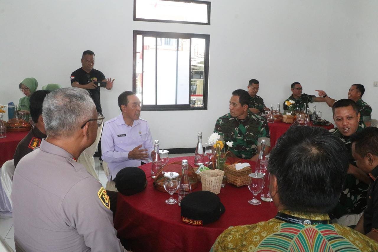 SEKDA DAMPINGI DANREM 061/SURYAKENCANA KUNKER PEMBERIAN MAKANAN BERGIZI DI WILAYAH KABANDUNGAN 1 467834149 957474349747737 5077046737318061839 n