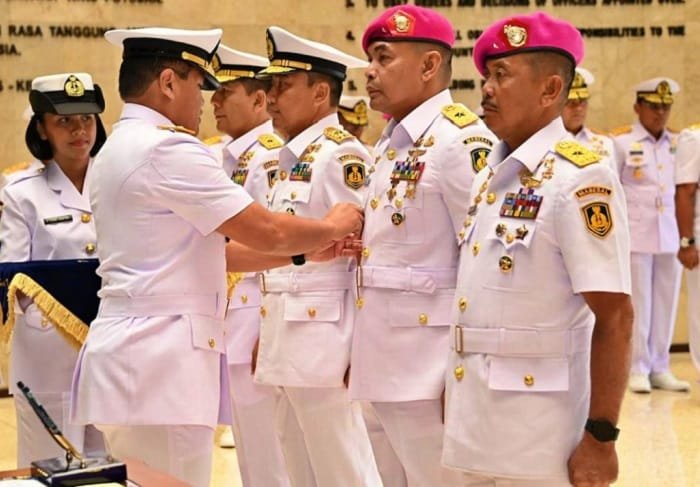 KSAL Pimpin Sertijab Empat Jabatan Pati TNI AL, Regenerasi Kepemimpinan untuk Kinerja Optimal 1 Muhammad Ali 2