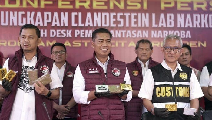 Bareskrim Polri Bongkar Pabrik Narkoba Hashish Pertama di Indonesia, 4 Orang Ditangkap di Bali! 1 kabareskrim polri komjen pol drs wahyu widada menggelar rilis pengungkapan laboratorium narkoba di uluwatu bali 1 169