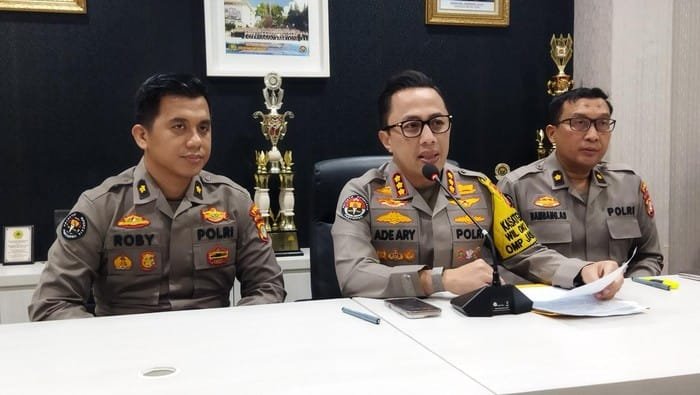 Polisi Sita Uang dan Aset Rp 16 Miliar dari Pasangan Suami-Istri Tersangka Mafia Akses Judi Online (Judol) 1 kabid humas polda metro jaya kombes ade ary syam indradi tengah 169