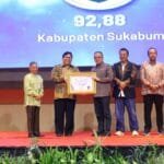 Wakil Bupati Sukabumi Raih Penghargaan Zona Hijau Terbaik dalam Kepatutan Penyelenggaraan Pelayanan Publik 2024 469083731 967397635422075 4747039908323016112 n