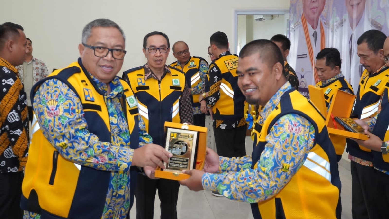 Hari Bakti PU Ke-79, Bupati Marwan Hamami: “Terus Berikan yang Terbaik untuk Masyarakat” 1 471167906 978011051027400 5633386036846090 n