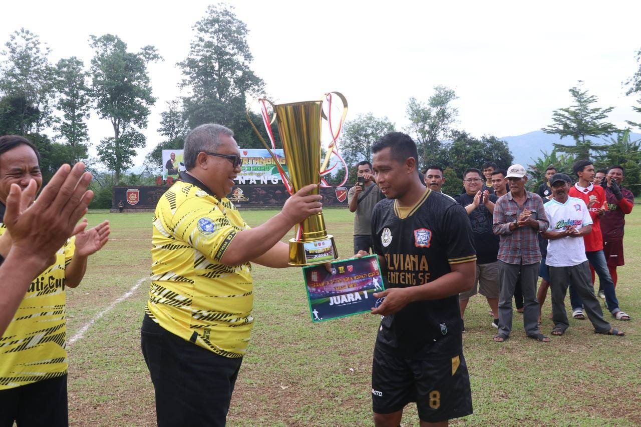 Bupati Sukabumi Tutup Open Turnamen Sepakbola Bupati Cup III 2024: "Ajang Pencarian Bibit Atlet Handal untuk Masa Depan" 1 471722557 985205086974663 2610406370932280621 n