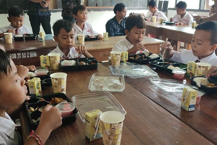 Prabowo Tegaskan Anggaran Program Makan Bergizi Gratis Akan Jadi Rp 10.000 Per Porsi, Anggaran Fleksibel Berdasarkan Kondisi Daerah 1 67442dd0ae88d