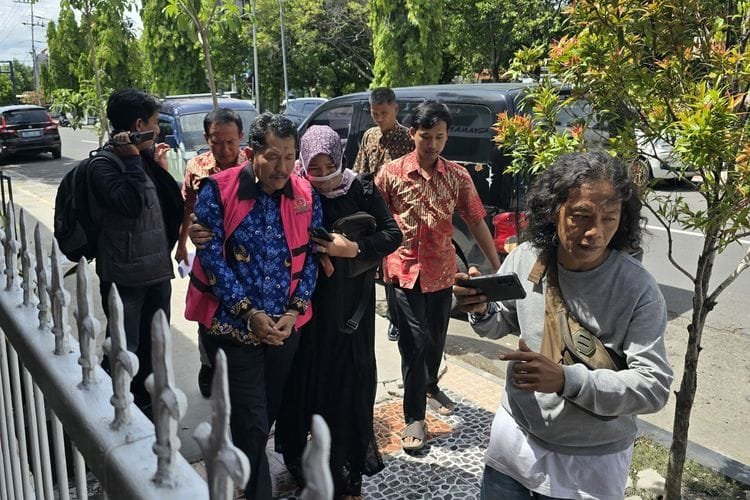 Mantan Kadis Pendidikan Kabupaten Ngawi Ditahan Terkait Kasus Korupsi Dana Hibah Rp 19 Miliar 1 6749a7f65e364