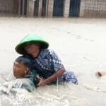 Aksi Heroik Prajurit TNI AD: Terjang Banjir Evakuasi Warga di Cianjur Rudi Kurniawan