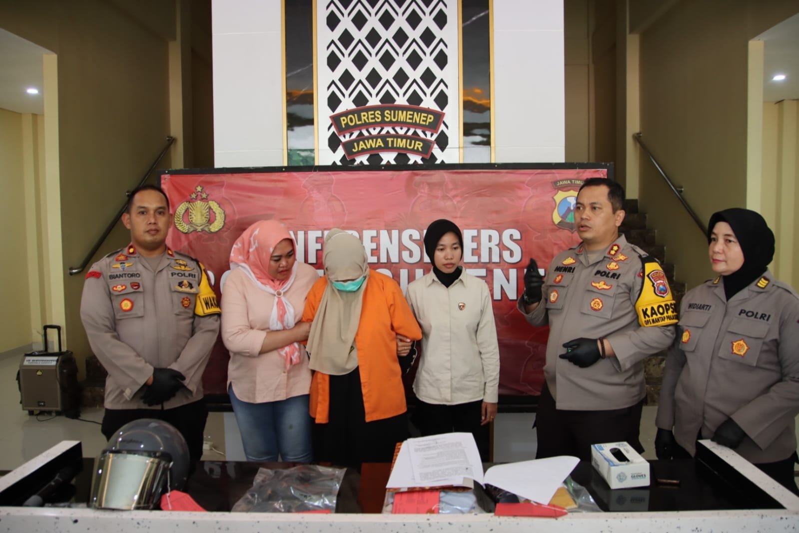 Polres Sumenep Berhasil Ungkap Kasus Pembuangan Bayi di Masjid Al-Kautsar Desa Pamolokan 1 WhatsApp Image 2024 12 24 at 17.09.58