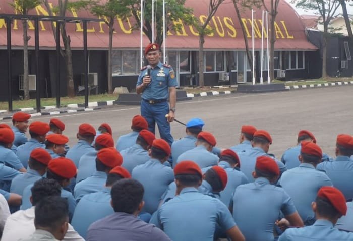 Komandan Puskopaska TNI AL Berikan Arahan Tegas kepada Prajurit Baret Merah di Pondok Dayung 1 Danpuskopaska