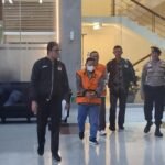 KPK Menahan Bupati Situbondo Karna Suwandi Terkait Kasus Korupsi Pengelolaan Dana PEN kpk tahan bupati situbondo karna suwandi sebagai tersangka korupsi dana pen adrialdetikcom 43