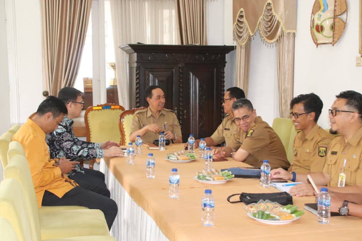 Sekda Sukabumi Terima Delegasi Universitas Gyeongnam Namhae Korsel, Bahas Keberangkatan Mahasiswa 1 475895278 1010539547774550 6273197598570397856 n