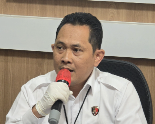 AKBP Bintoro Menangis Usai Diberhentikan dengan Tidak Hormat dari Kepolisian 1 Screenshot 2025 02 09 105517