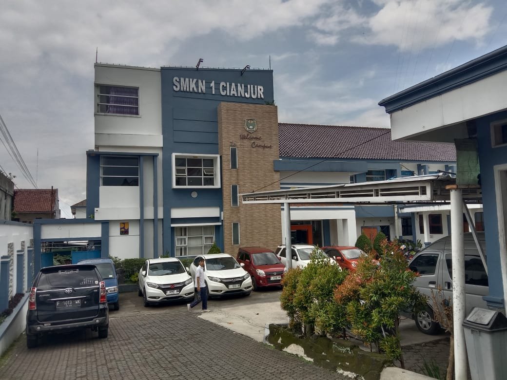 Dana Pengembangan Perpustakaan SMK Negeri 1 Cianjur Diduga Dikorupsi 1 f78a92e5 7f2f 4954 8be6 77485c6c4fc9