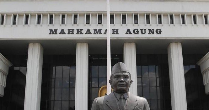 MA Tegas: Razman Arif Nasution dan M Firdaus Oiwobo Tidak Lagi Bisa Berpraktik di Pengadilan 1 gedung mahkamah agung 169