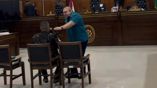 hotman paris vs razman nasution ricuh di sidang doktangkapan layar video ig hotman paris 169