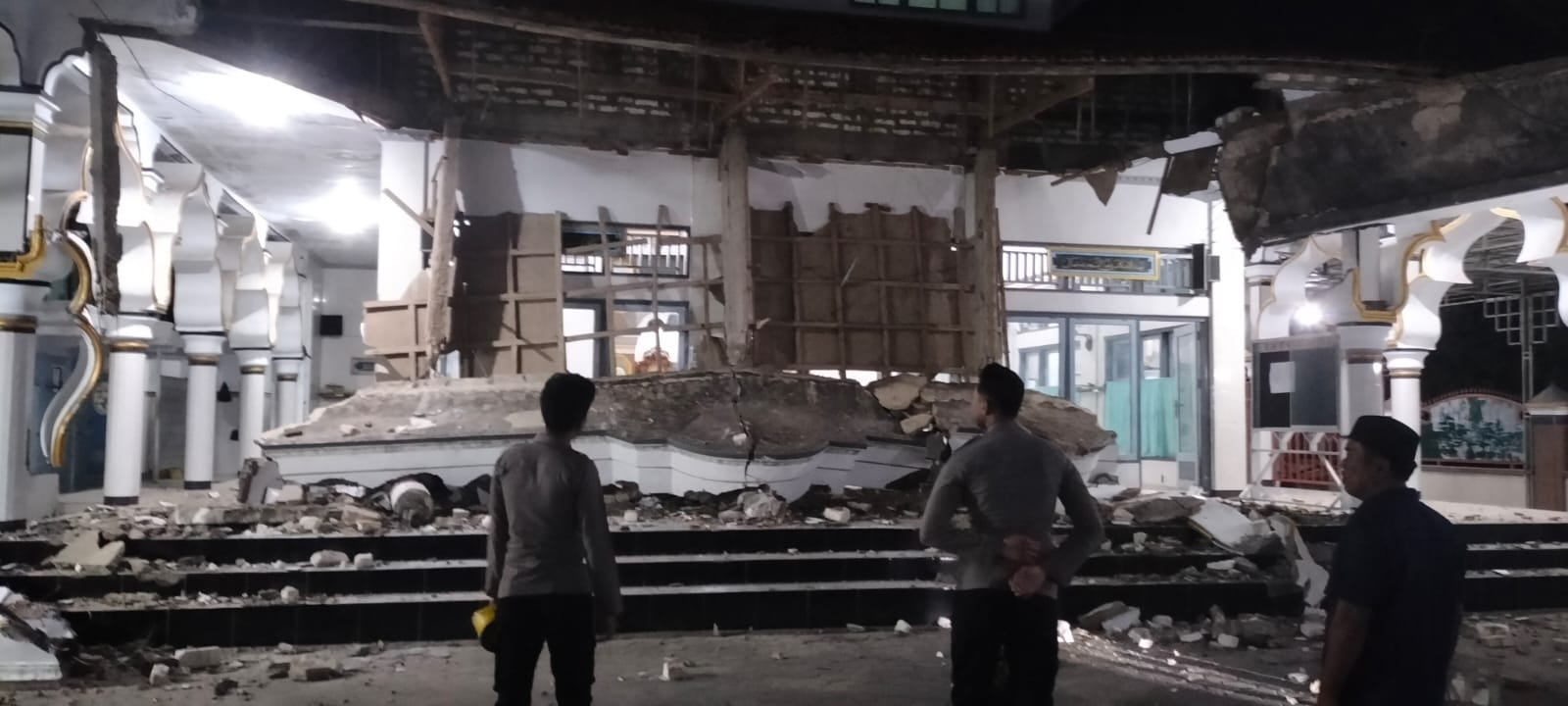 Teras Masjid Baiturrahman di Ra'as ambruk, diduga karena bangunan tua 1 2332008e 0630 4a1d 9d43 f34fadc2b5cf