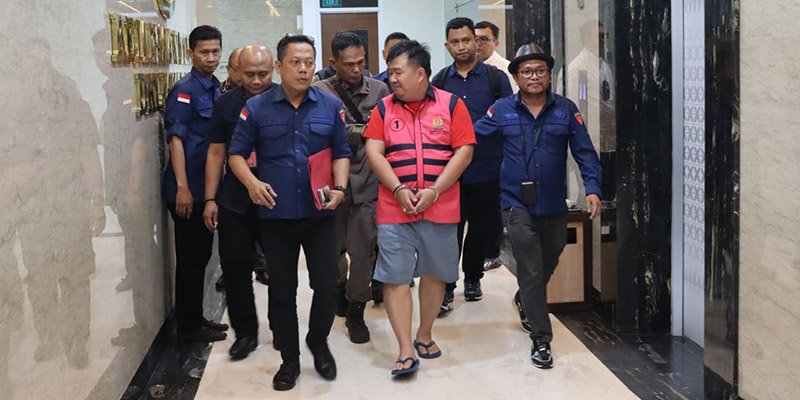 Kejati Jakarta Tangkap Pengacara Korban Robot Trading Fahrenheit, Terkait Dugaan Korupsi Pengembalian Barang Bukti Rp23,3 Miliar 1 700071 04031328022025 buronan perkara investasi bodong Robot Trading Fahrenheit