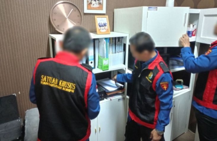 Kejati Jateng Geledah BUMD PT CSA di Cilacap, Ungkap Dugaan Korupsi Rp 237 Miliar 1 dc1e3af5 213f 407f 8b1c 2cb4419d636b 732x477 1