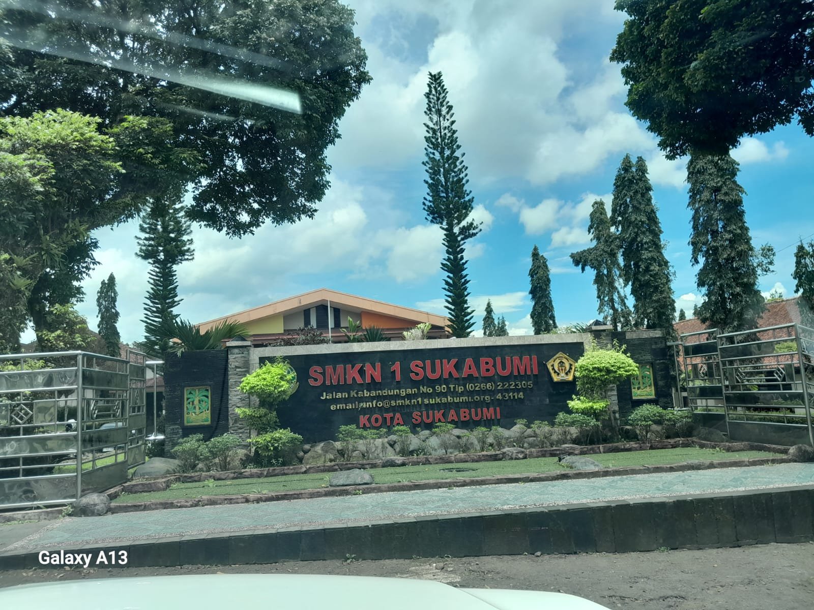 Gubernur Jabar Didesak Tindak Pungutan di SMKN 1 Sukabumi yang Berpotensi Merugikan Wali Murid 1 f036ef7f e78b 4a88 a824 871b478116cb