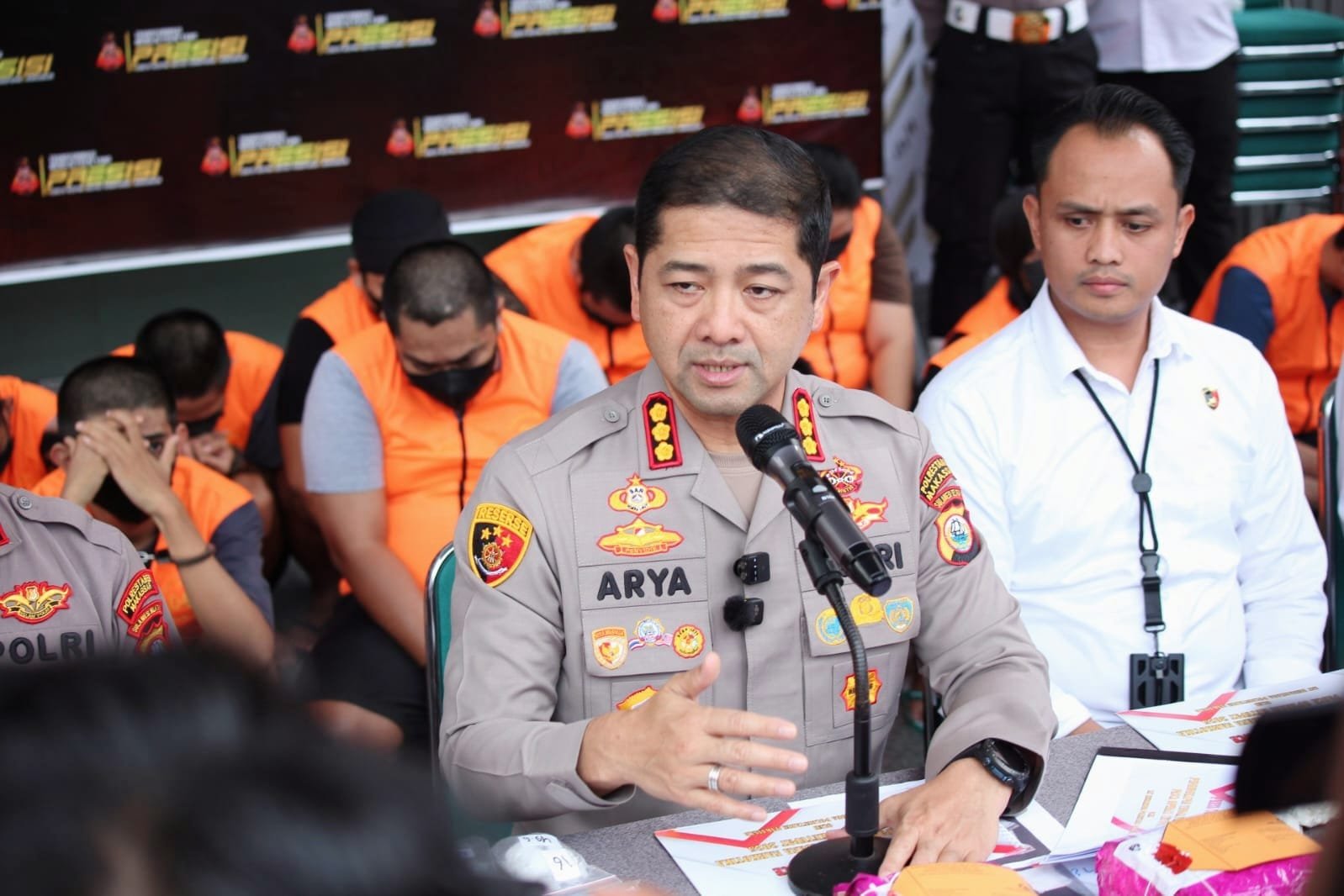 Satres Narkoba Polrestabes Makassar Ungkap 8 Kg Sabu, 90 Tersangka Diamankan 1 WhatsApp Image 2025 04 24 at 10.39.08 aa5fcf8f