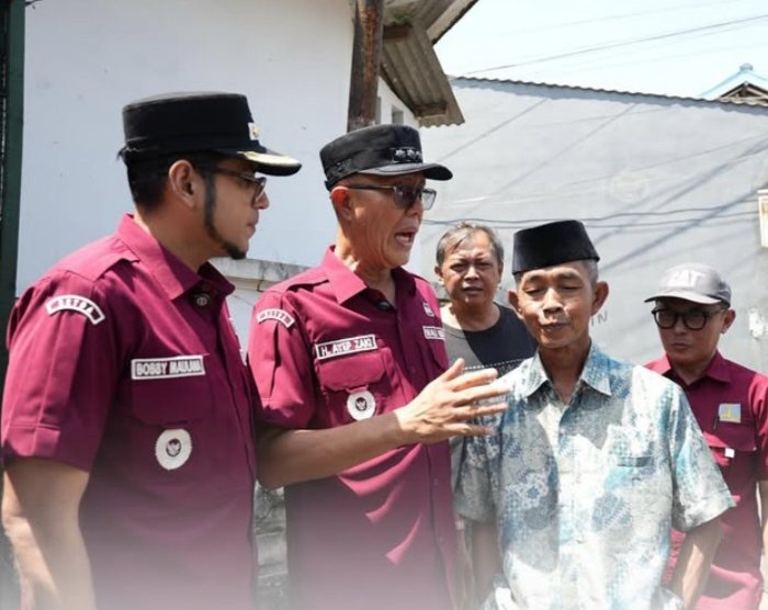 Wali Kota Sukabumi Tegur Langsung Warga Buang Sampah Sembarangan di Nangeleng Dorong Disiplin dan Kolaborasi Jaga Lingkungan 1 WhatsApp Image 2025 04 30 at 09.46.05 7ad80f58