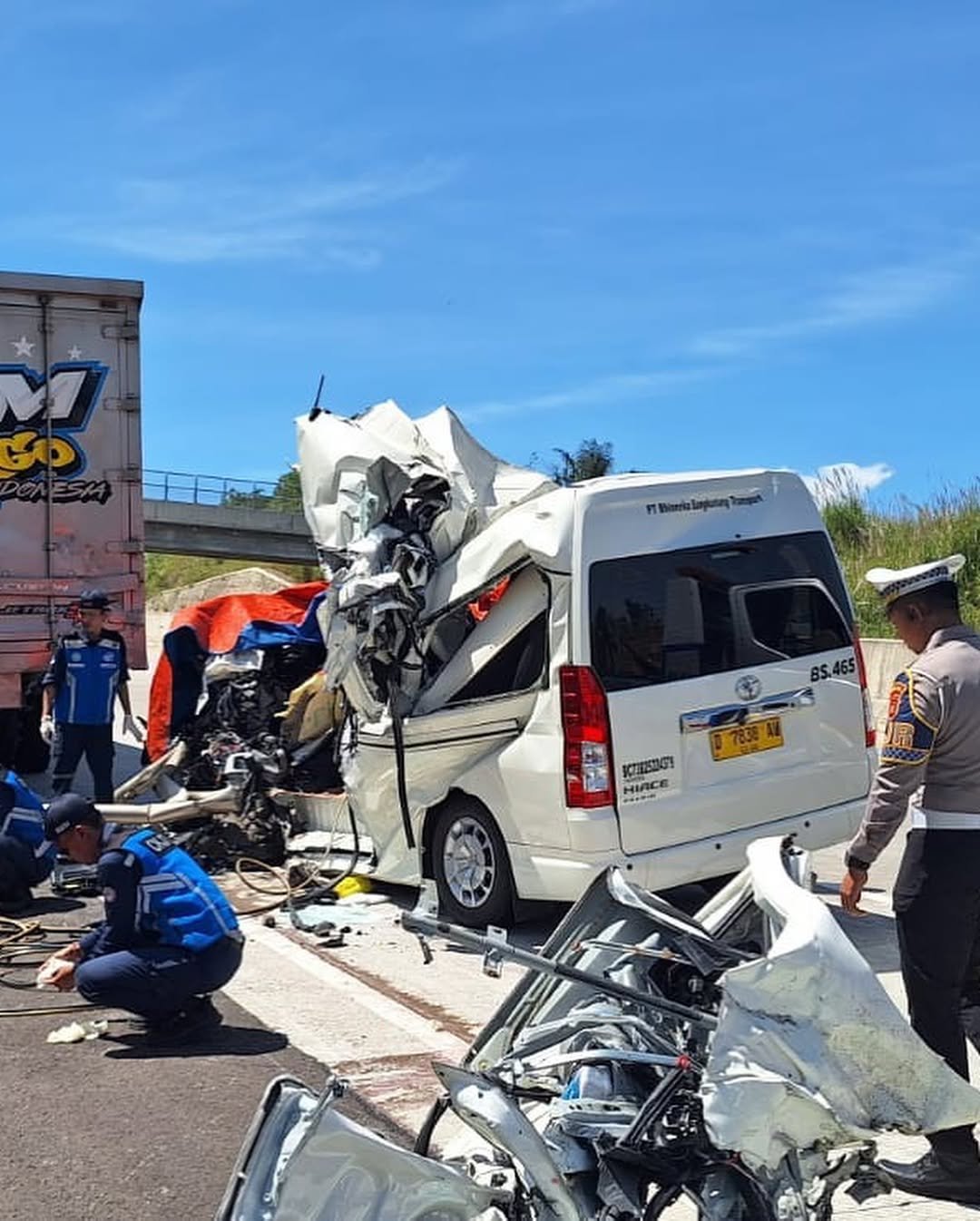 Kecelakaan Maut di Tol Cisumdawu: Travel Bandung-Cirebon Tabrak Truk, Tiga Orang Tewas 1 WhatsApp Image 2025 04 30 at 12.40.19 fe618324