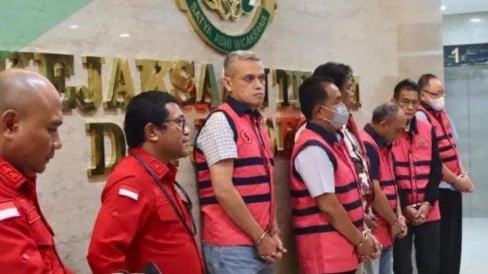 Anggota DPRD Kaltim Ditahan Kejati DKI, Diduga Terlibat Proyek Fiktif Rp431 Miliar 1 20250512 Para tersangka kasus tindak pidana korupsi