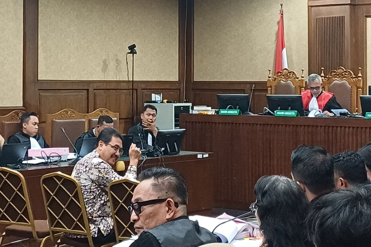 Gratifikasi Jadi Sumber Kejahatan Korupsi: Guru Besar Unsoed Disorot saat Dicecar Arteria Dahlan di Sidang Suap Kasus Ronald Tannur 1 681855f011814