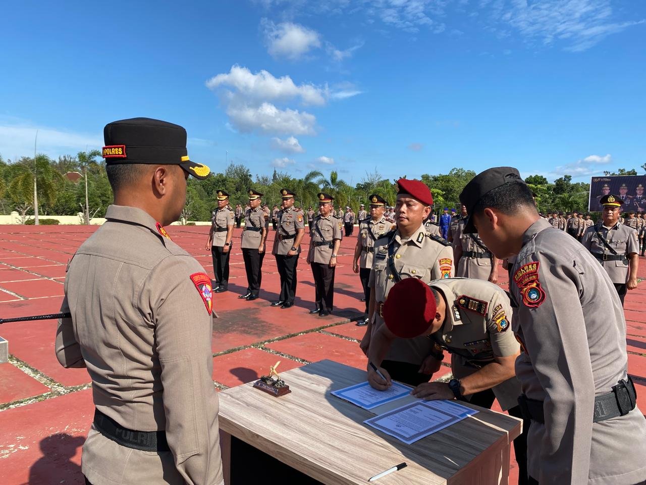 Sertijab Perwira Polres Bangka Barat: Kapolres Tegaskan Mutasi Adalah Penajaman Kinerja, Bukan Sekadar Rutinitas 1 IMG 20250513 WA0027 1