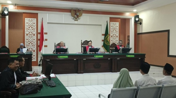 Sidang Eksepsi Pasutri Penjual Ginjal: Jaksa Nilai Lebih Mirip Pembelaan daripada Keberatan Hukum 1 Screenshot 2025 05 09 233541
